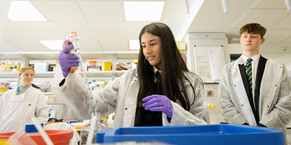 Students become scientists for the day and Institute’s annual Schools’ Day