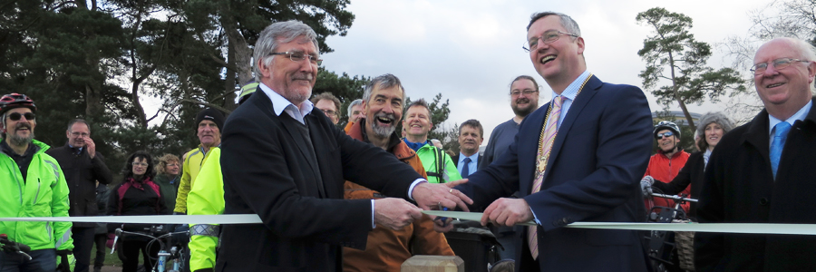 Campus foot and cycleway opens